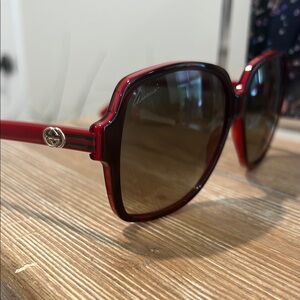 Gucci Women's Red and Black Sunglasses
